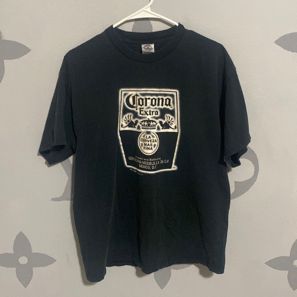 Black corona extra tee